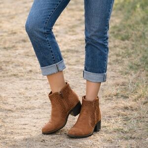 Ankle Boots with Cut-Out Side Panels Cognac Sz 9.5